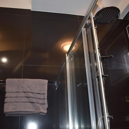 Klara'S Apartment Ni Екстериор снимка