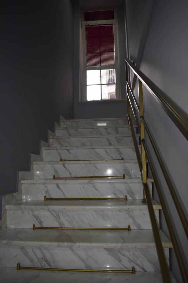 Klara'S Apartment Ni Екстериор снимка
