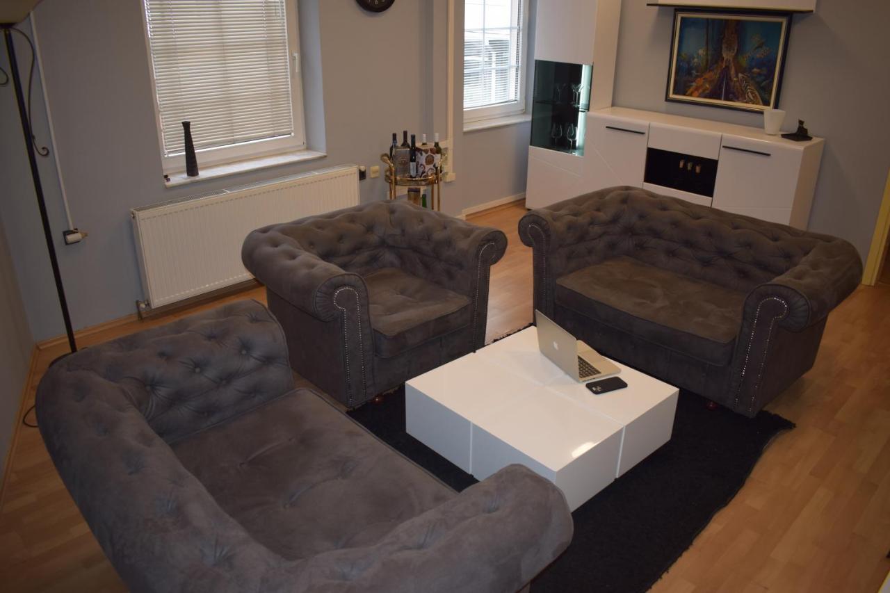 Klara'S Apartment Ni Екстериор снимка