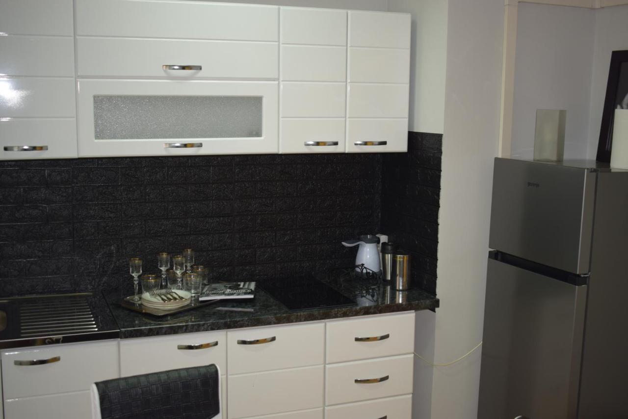 Klara'S Apartment Ni Екстериор снимка