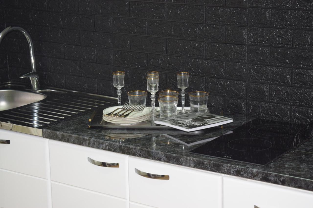 Klara'S Apartment Ni Екстериор снимка