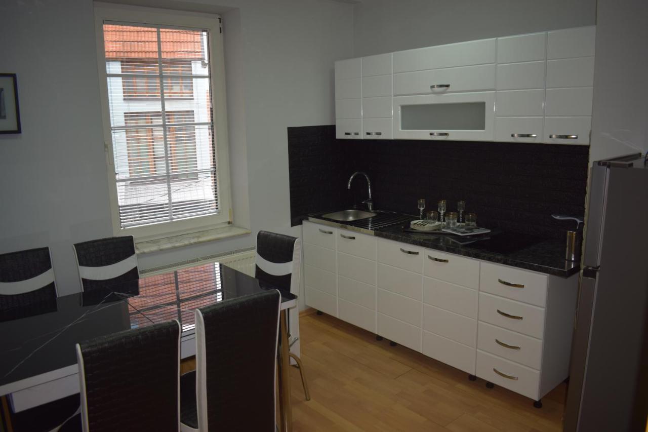 Klara'S Apartment Ni Екстериор снимка