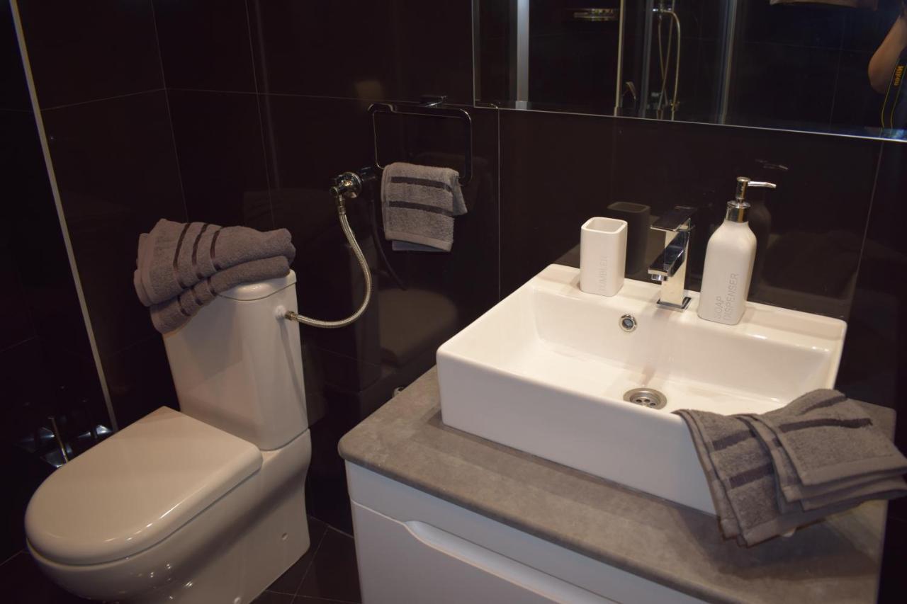 Klara'S Apartment Ni Екстериор снимка